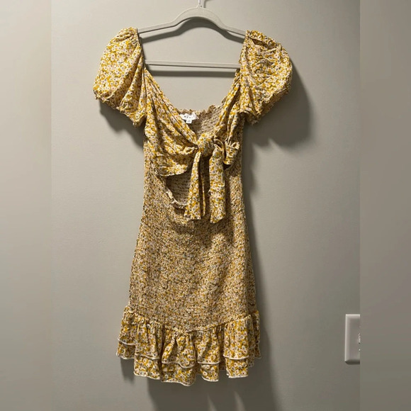 M A B L E | Smocked Yellow Floral Mini Dress Size Medium Coquette Girly Feminine - Picture 2 of 4